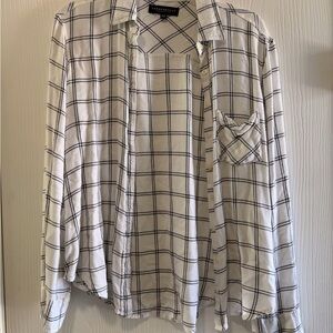 Aéropostale White/Black Plaid Button-Down Shirt size medium - like new condition
